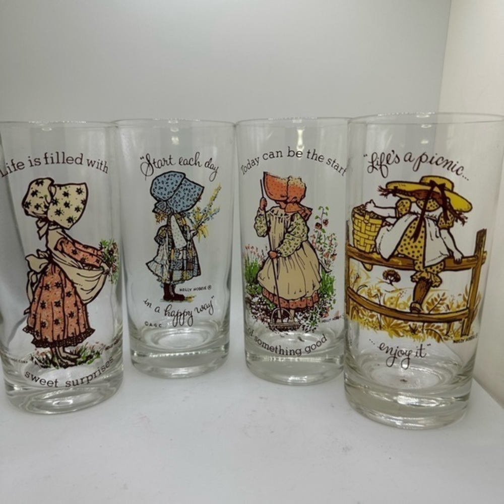 COPY - Holly Hobbie set of 4 different American Greetings glasses.